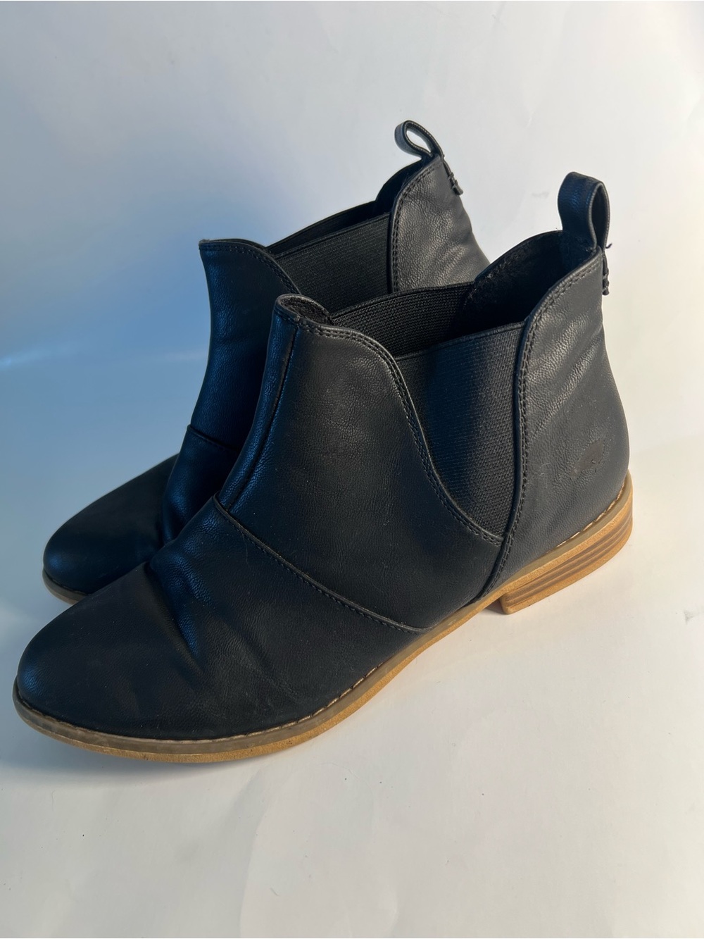 Classic Black Rocket Dog Ankle Booties with Contrasting Wood-Tone Sole Size 8.5